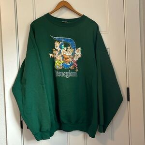 Rare Disney woman’s 7 dwarfs crewneck oversized